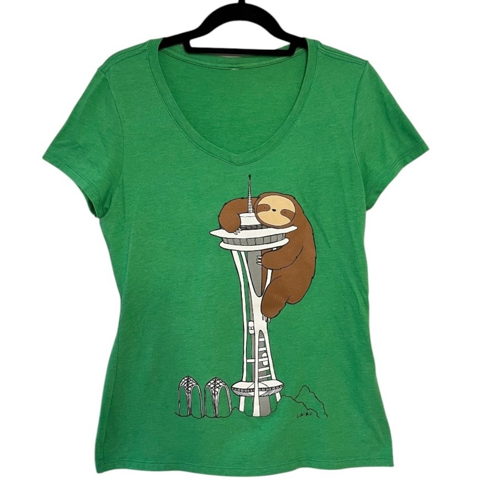 Seattle Space Needle Sloth V-Neck Short Sleeve T-Shirt Green Size Medium